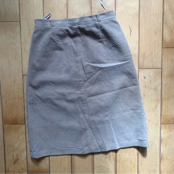 Suede co-ord set. - Picture 4 of 8